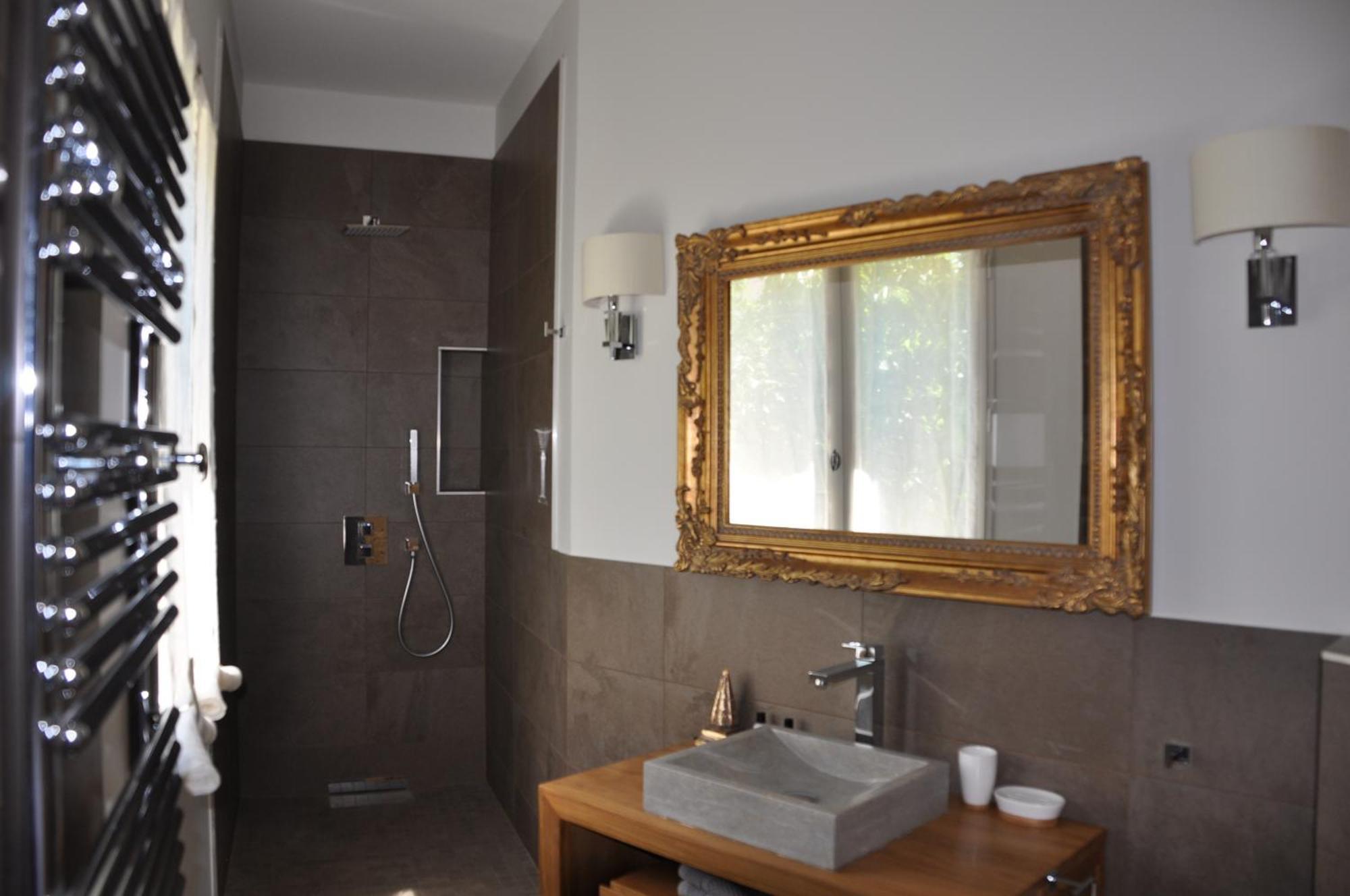Le Jardin Des Amandiers Châteaurenard Room photo